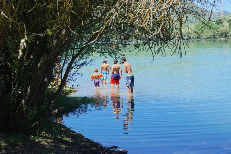 Imagen de Lago de Carucedo a 1km