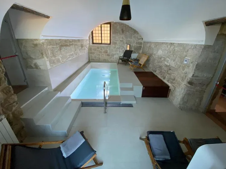 Imagen de Piscina interior climatizada