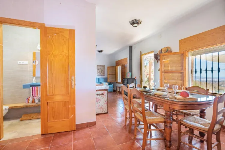 Imagen de Interior de la vivienda, con entrada, baño, comedor y sala de estar