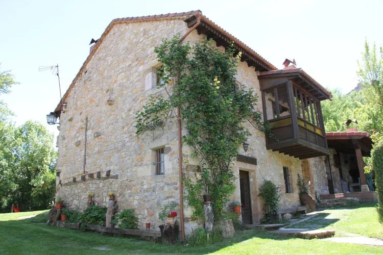 Imagen de Fachada principal en casa Los Álamos