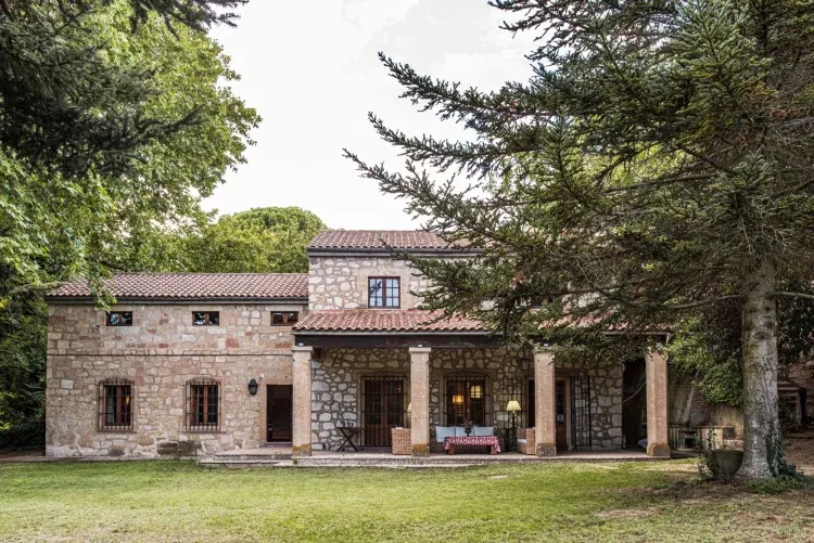 Imagen de La casa, el porche y el jardín