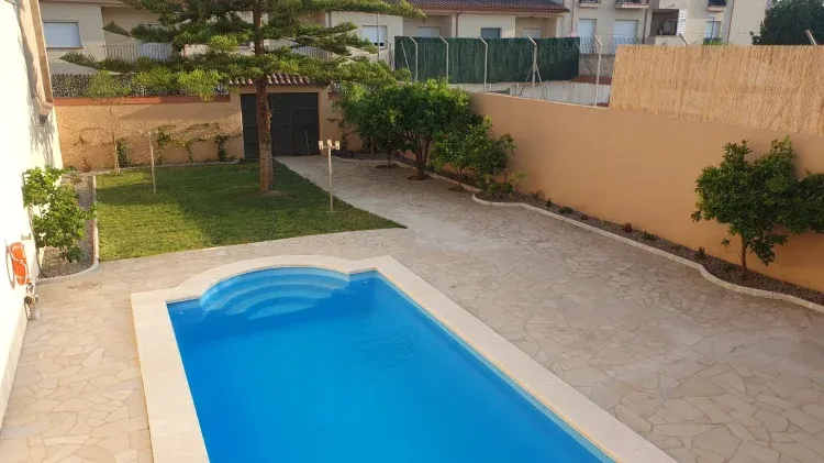 Imagen de Piscina i jardí/jardín