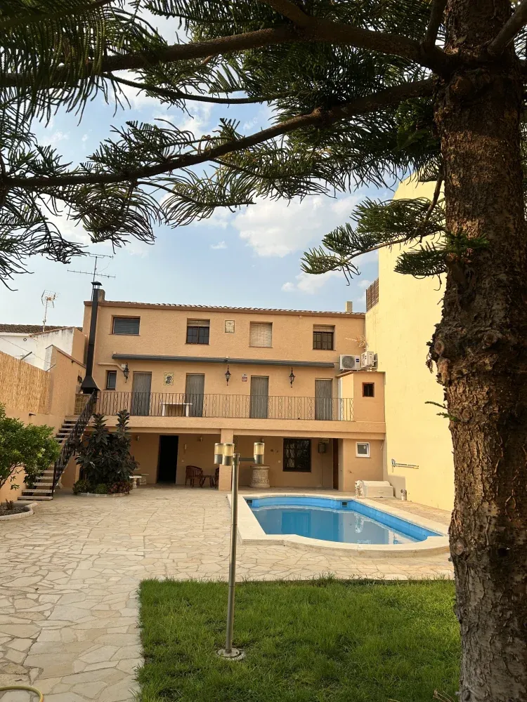 Imagen de Piscina i jardí/jardín