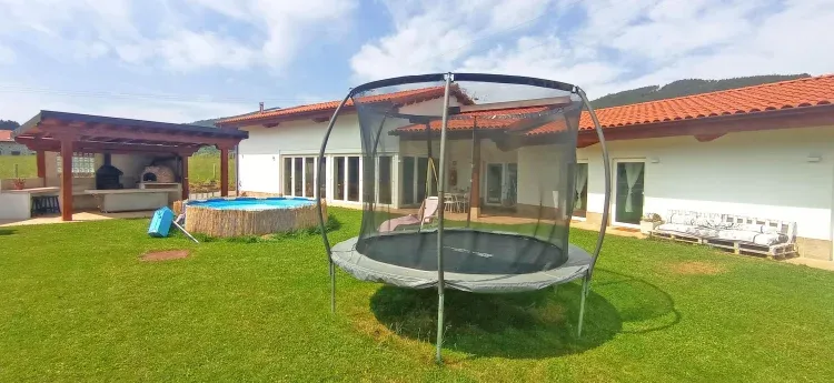Imagen de Jardín y juegos
